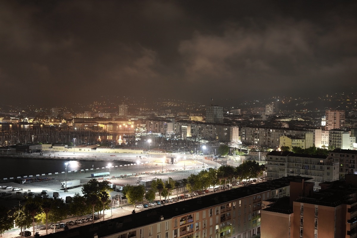 vue sur le port de Toulon + Ajout de l'autre côté  SDIM0215