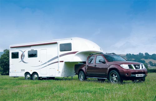 Nissan Navara Fifth-wheel-caravan-and-pick-up