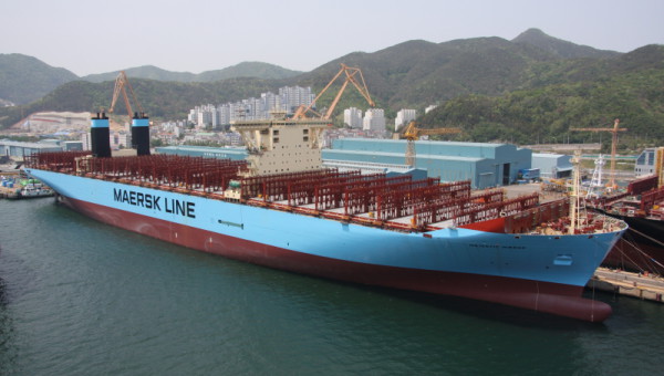 Maersk Line negoceia dez navios de 20 000 TEU Triple-E-600x340