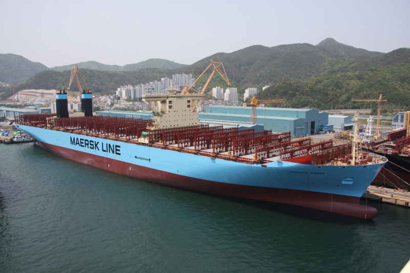 Triple-E da Maersk engrossa frota de porta-contentores inactiva Triple-E