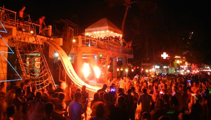 أجمل الاماكن السياحية في تايلند Koh-Phangan-Full-Moon-Party2