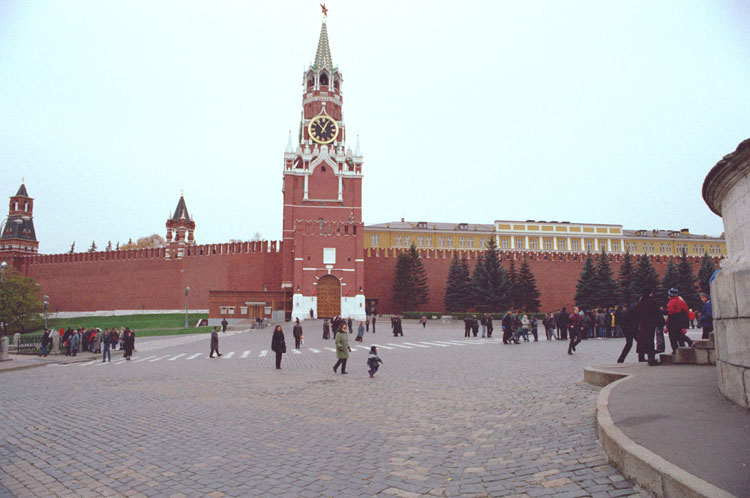 الكريملين والميدان الاحمر بموسكو معلومات وصور Red_square_kremlin_clock