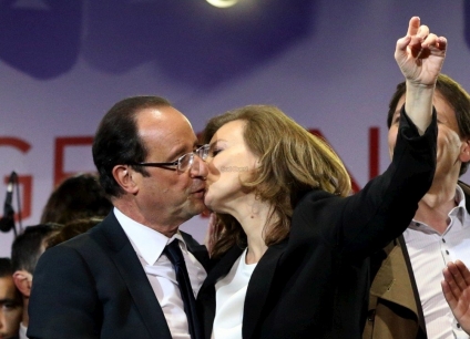 S'ils n'ont pas de pain... Valerie-trierweiler-et-francois-hollande-un-couple-en-peril