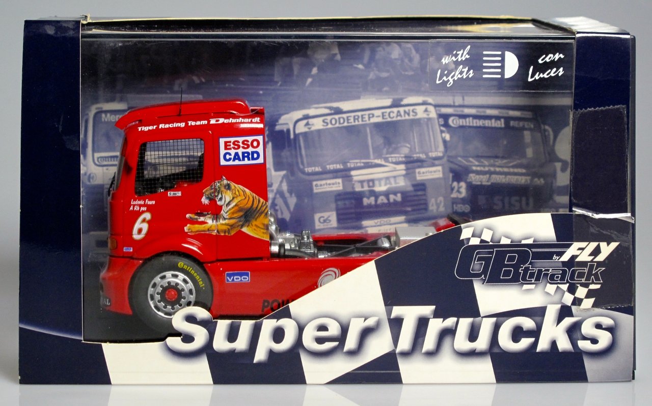 course camion fly pour le second semestre 2016 SCALEXTRIC_8500_FLY