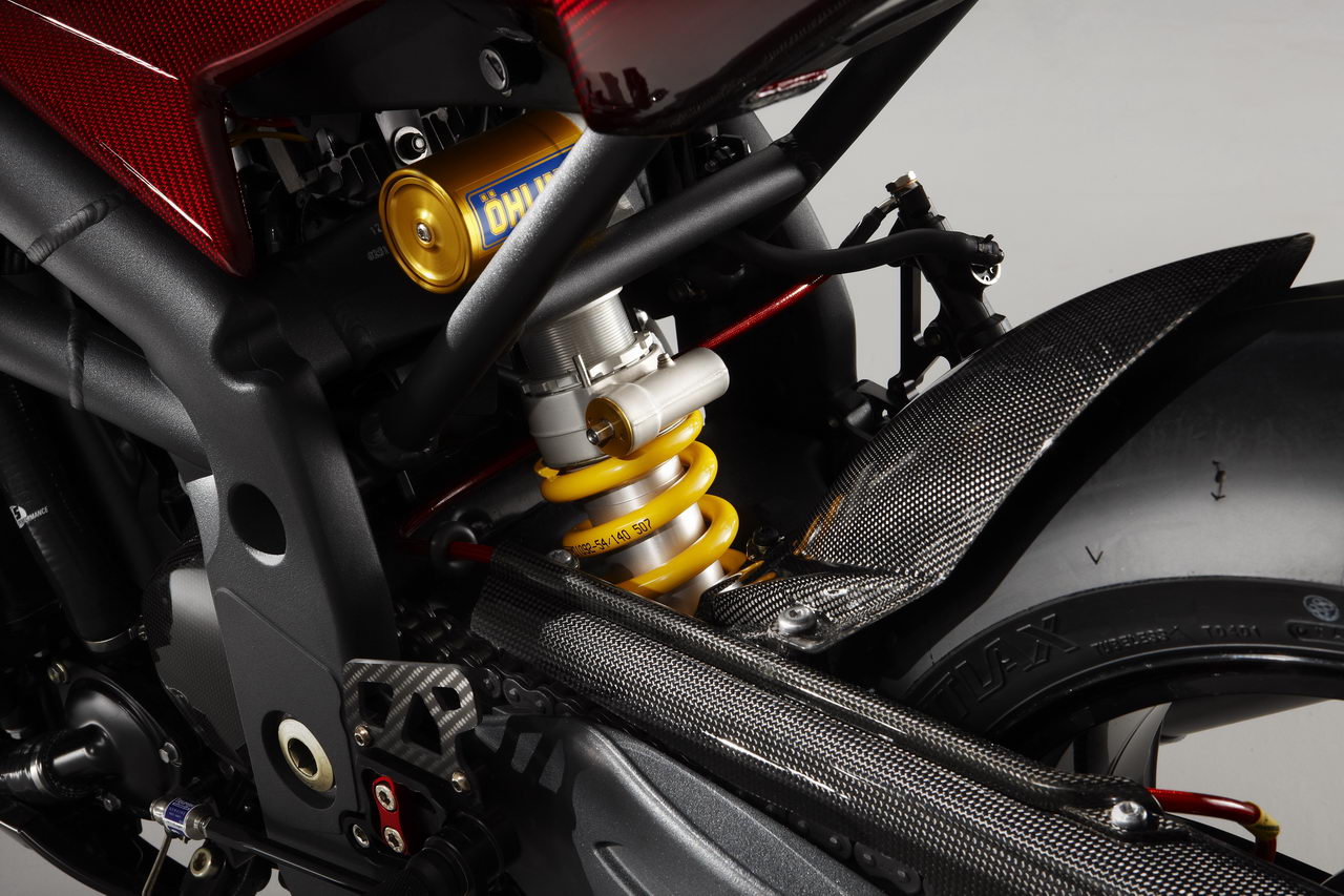 TRIUMPH & ÖHLINS : Le mariage de la Qualité pour l'Excellence! Speed-Triple-Ohlins-show-bike-detail