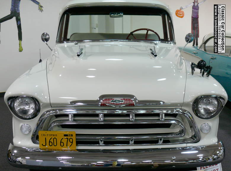 Plusieurs photos : Camionnettes Chevrolet Cameo Carrier (1955-1958) Cv570701