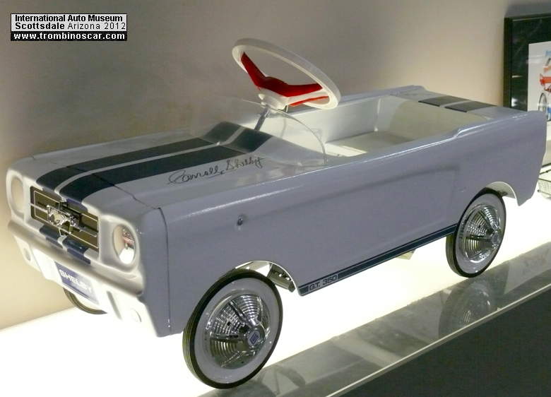 pedal car 3979