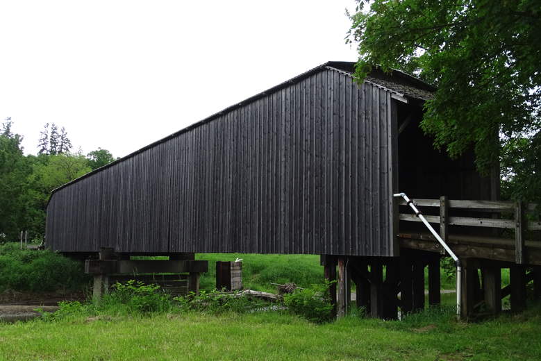 un pont couvert oui, mais en Oregon 8093