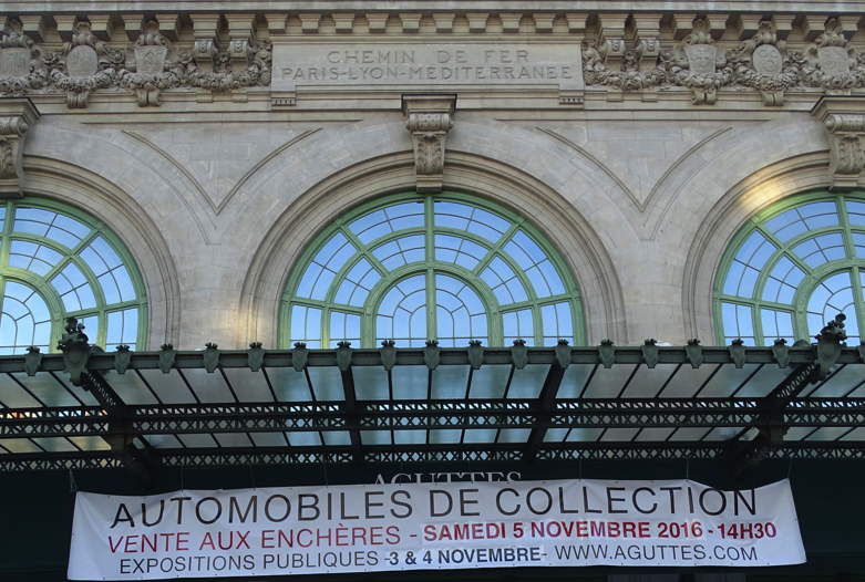 vente aux enchères à Lyon (pedal cars - nov 2016) 8508