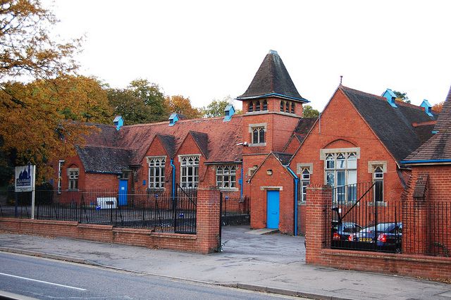 Angleterre : une mosquée dangereuse pour les militaires Mosquee-camberley