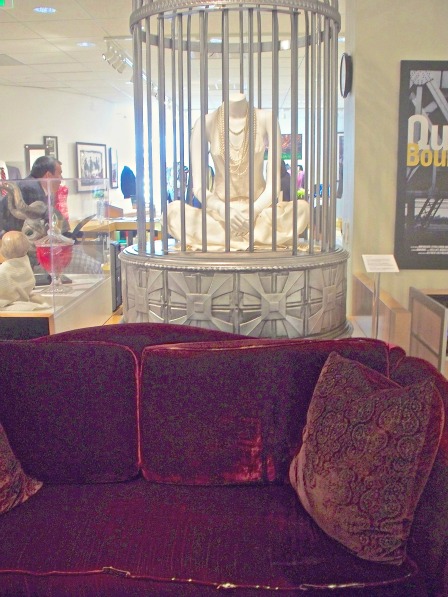 Bill Compton‘s Couch im Paley Center ausgestellt 0808-true-blood_ob