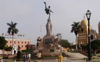 Trujillo - Atractivos Plaza-de-trujillo-peru