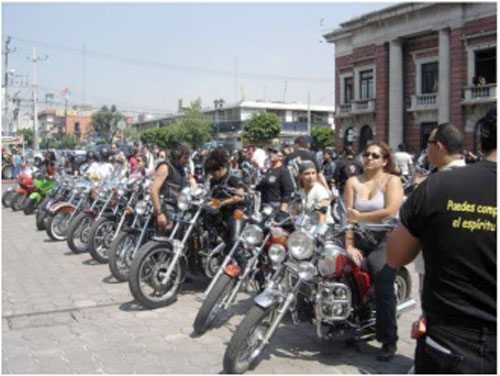 motociclistas fuera de la ley MAFIAS DROGAS ASESINATOS Mujermoto03