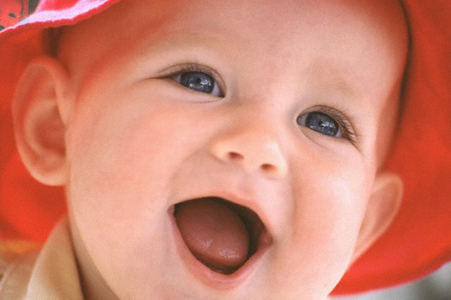 حملة الابتسامة  Best-baby-smile-child