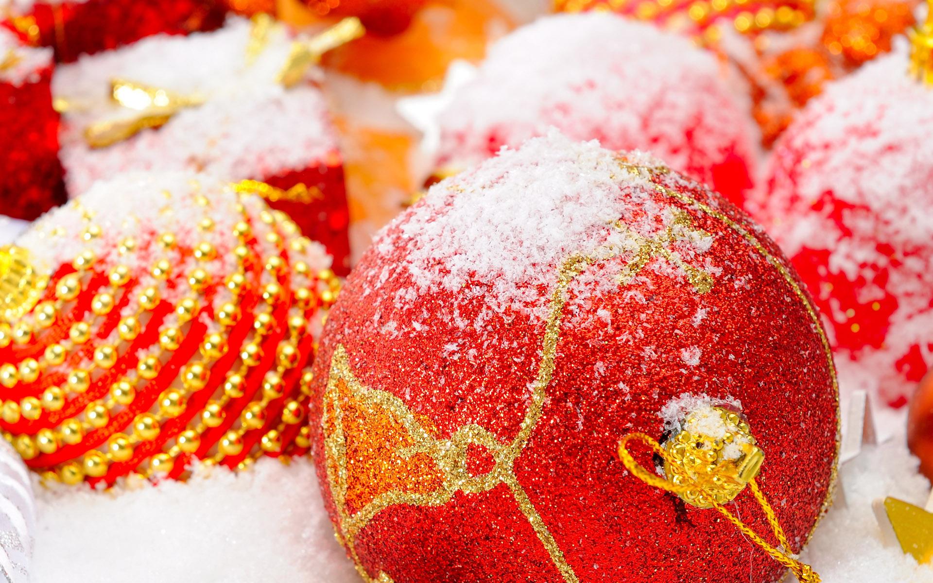 merry christmas Christmas-Balls-Wallpaper-06