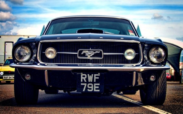 La Ford Mustang a 50 ans ! by tuxboard.com Ford-Mustang-20-640x399