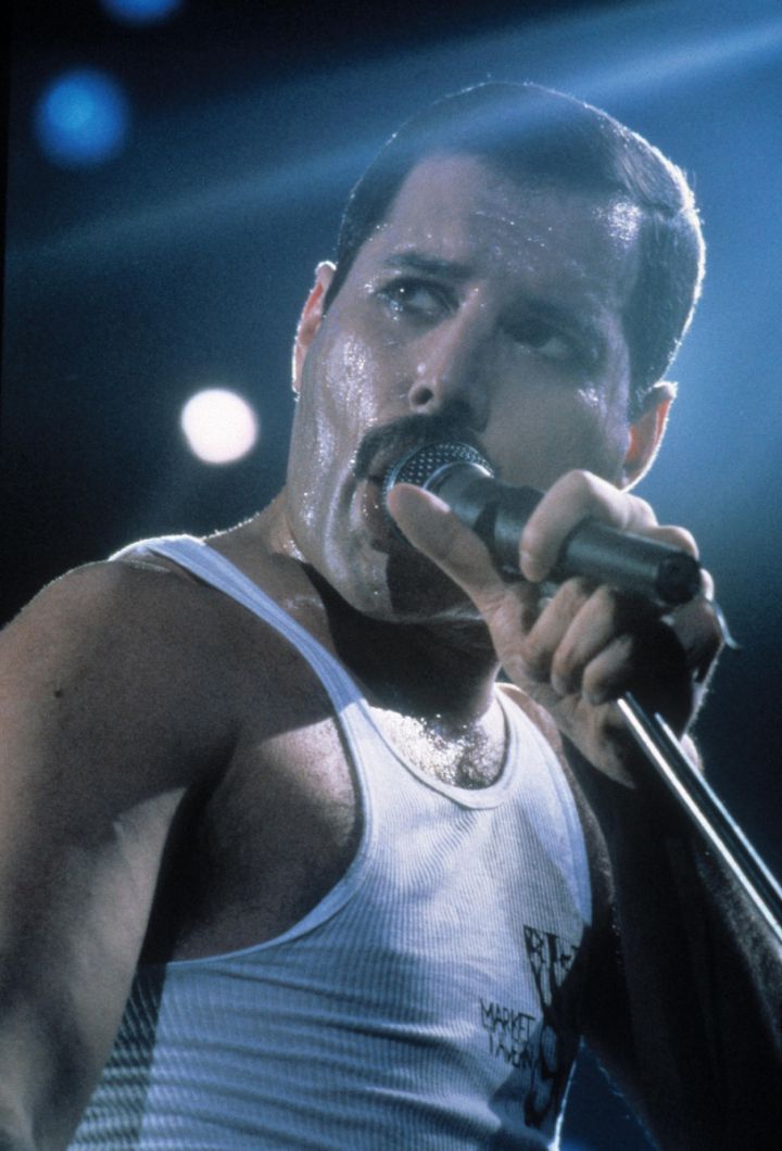 45 images pour redécouvrir Freddie Mercury ! by Tuxboard Freddie-mercury-queen-35-720x1060