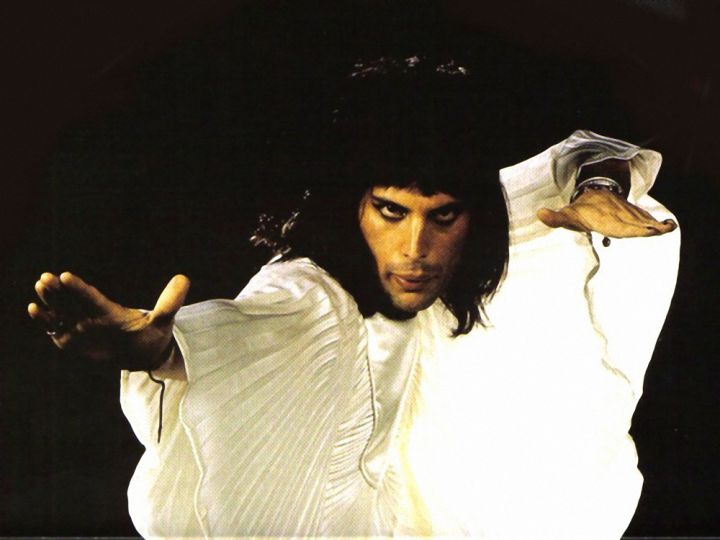 45 images pour redécouvrir Freddie Mercury ! by Tuxboard Freddie-mercury-queen-44-720x540