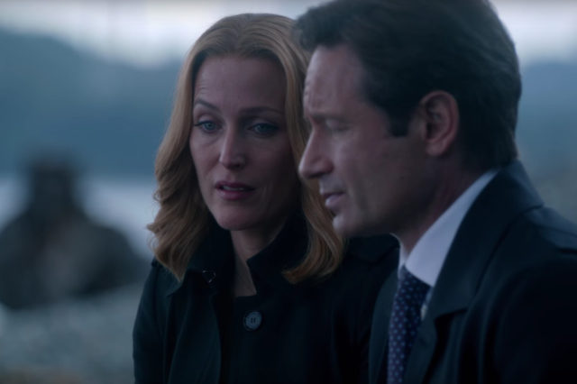 David, Gillian, Chris Carter 'On Board' For Season 11, Per Fox CEO - Page 26 X-Files-1-640x426