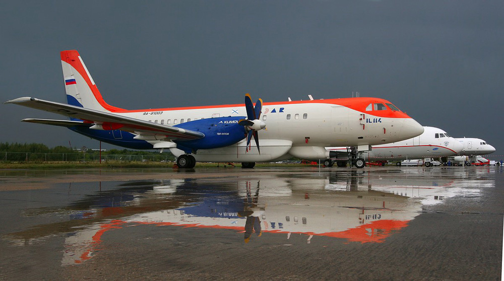 navegandoalbicentenario - Aviacion Naval - Página 21 Il114mp_03