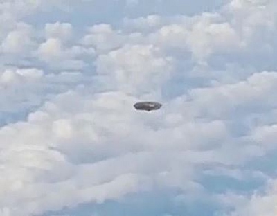 UFO News - UFO Flies Past Plane in Spain plus MORE Spain-ufo