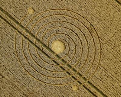 #Misterio en Salta: aparecieron círculos OVNI en campos de trigo#Nuevos Círculos de las Cosechas en 2011 al 2015 - Página 13 0201-Overhead2
