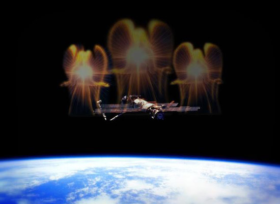angeles - Los increíbles casos de astronautas que vieron “ángeles” en el espacio Angelic-beings-astronaut