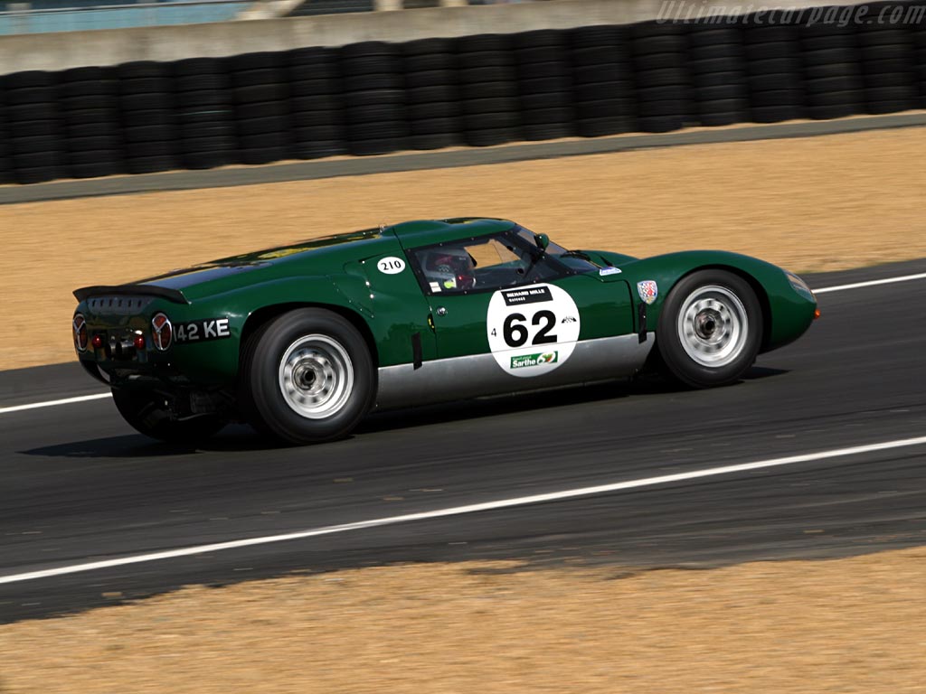 RETROMOBILE 2011 Lola-Mk6-GT-Ford_3