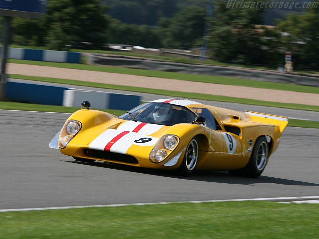 Lola, le concepteur de la GT 40 Lola-T70-Mk3B-Coupe-Chevrolet_19