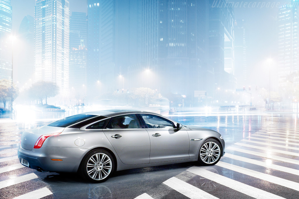 > جاغوار XJ موديل 2010, Jaguar XJ Jaguar-XJ_4