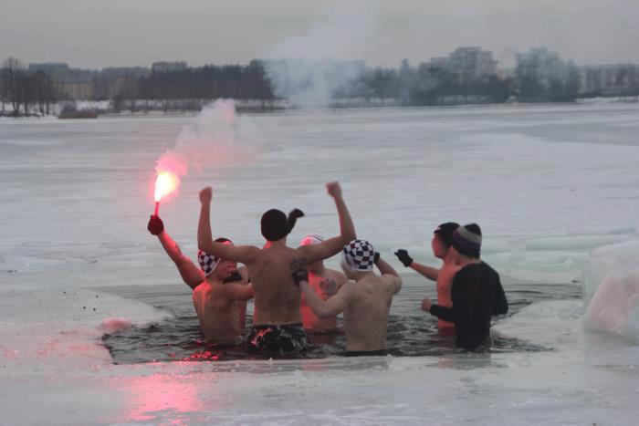 Zezancija-Opustancija Funny-football-supporters-61