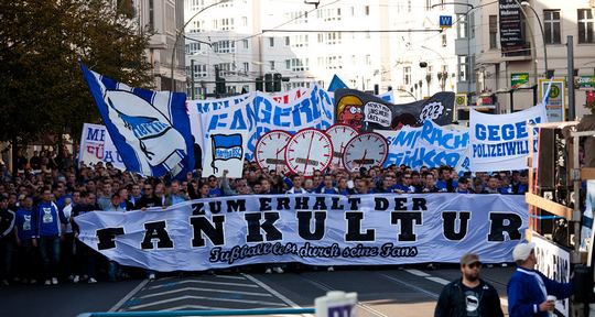     ! Berlin_ultras_protest_12