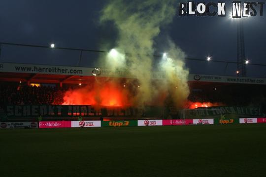    - Page 5 Austria-rapid-derby-08