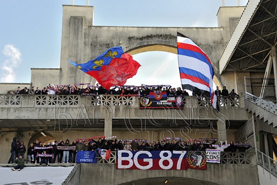 Le Mouvement en France . - Page 12 Badgones_25_celebration_3