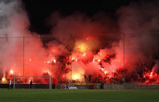 Le mouvement en Chypre  Omonia-apoel_11