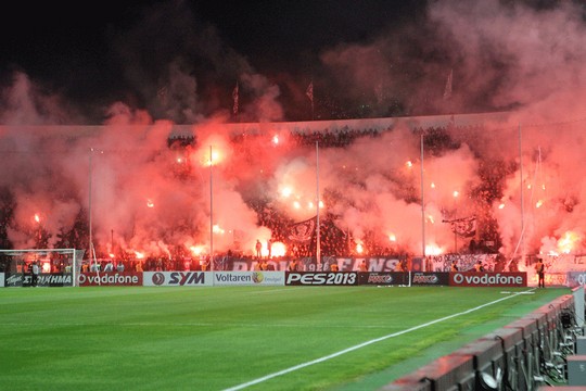 Le Mouvement en Grece - Page 8 Paok-olym_1