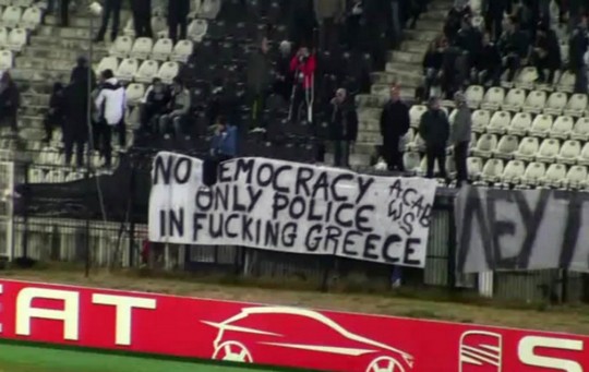 Le Mouvement en Grece - Page 8 Paok-olym_8