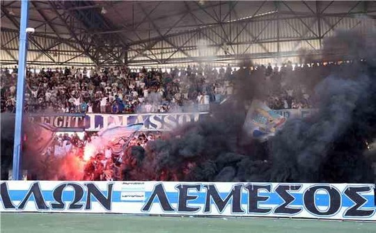 Le mouvement en Chypre  - Page 2 Apollon-apoel_2