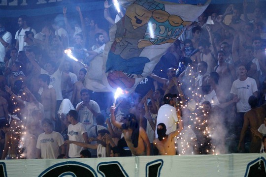 Le mouvement en Chypre  - Page 2 Apollon-omonia_3