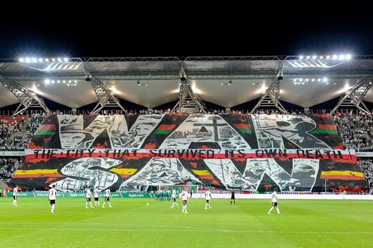 Le mouvement en pologne - Page 4 Legia-slask_1