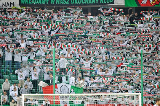 Le mouvement en pologne - Page 4 Legia-slask_5