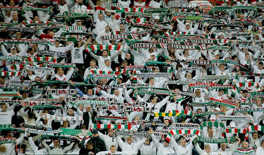 Le mouvement en pologne - Page 4 Legia-slask_8