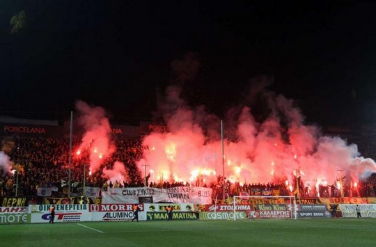 Le Mouvement en Grece - Page 8 Aris-paok_4