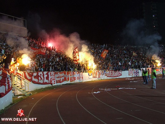 Le mouvement en serbie - Page 6 Radnicki-zvezda_8