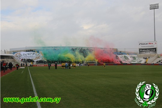 Le mouvement en Chypre  - Page 2 Omonia-ael_4