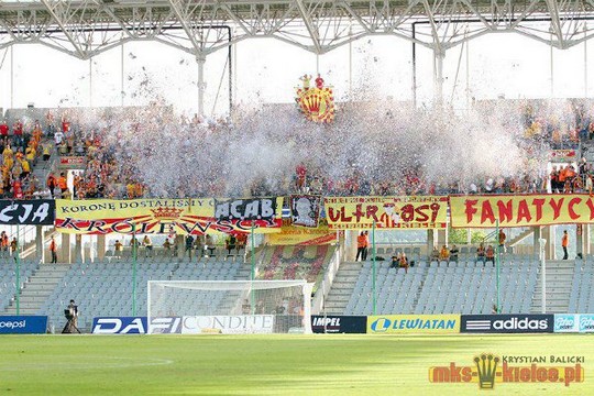 Le mouvement en pologne - Page 4 Korona-jagiellonia_4