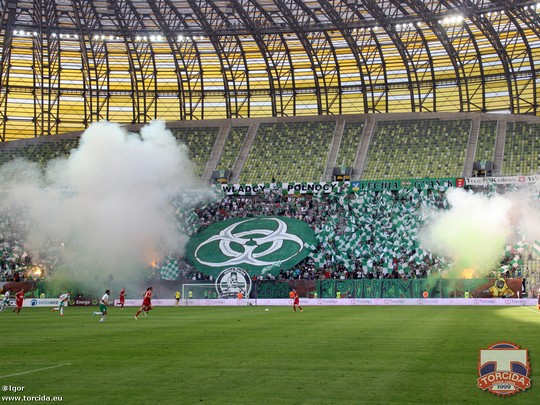 Le mouvement en pologne - Page 4 Lechia-gdansk_4