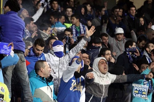 Le mouvement au Portugal . 13