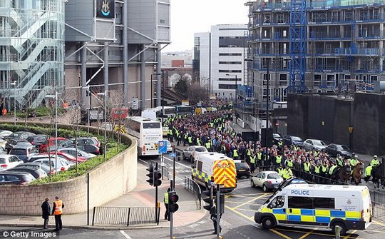 L'ex mouvement en Angleterre.  10