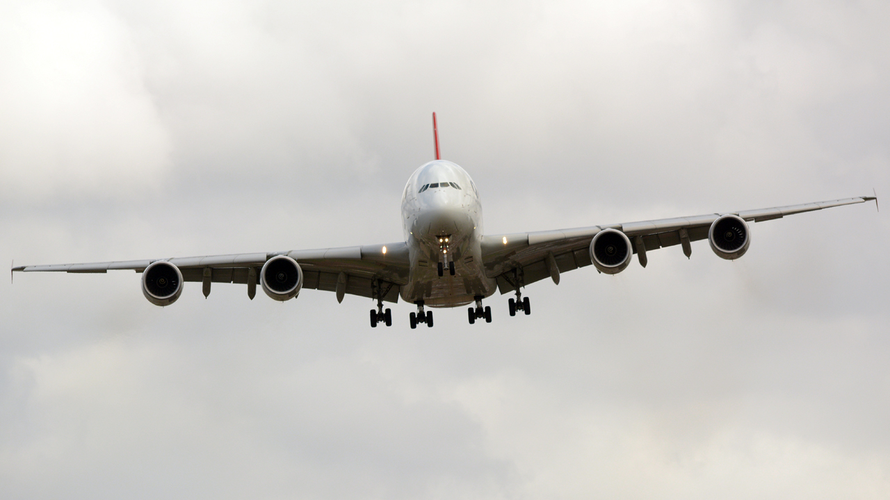 London Heathrow EGLL / LHR 20150507124506103